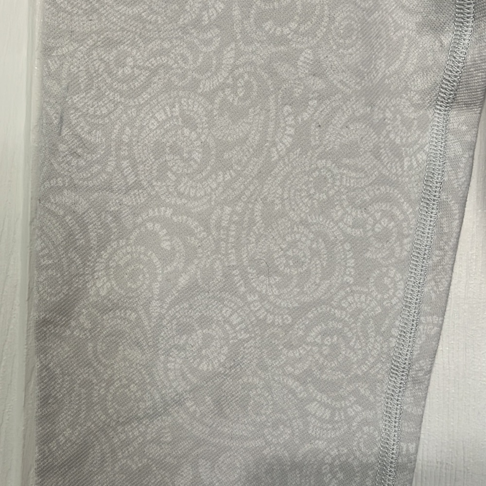 RARE White Lululemon Leggings - Picture 4 of 4